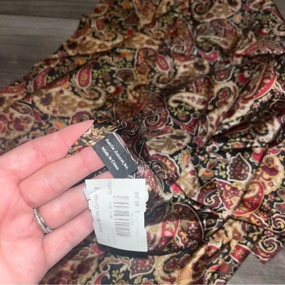 NWT 100% Silk Paisley Patterned Scarf - Picture 4 of 5